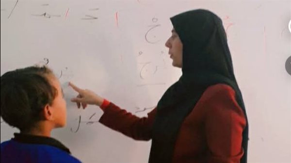 تنفيذ برنامج القراءة والكتابة لتلاميذ درب الأربعين في الوادي الجديد