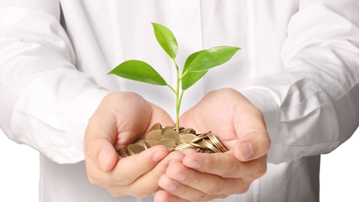 هل تجوز الزكاة لقريبتي المتزوجة إذا كان زوجها لا يوفر احتياجات البيت؟