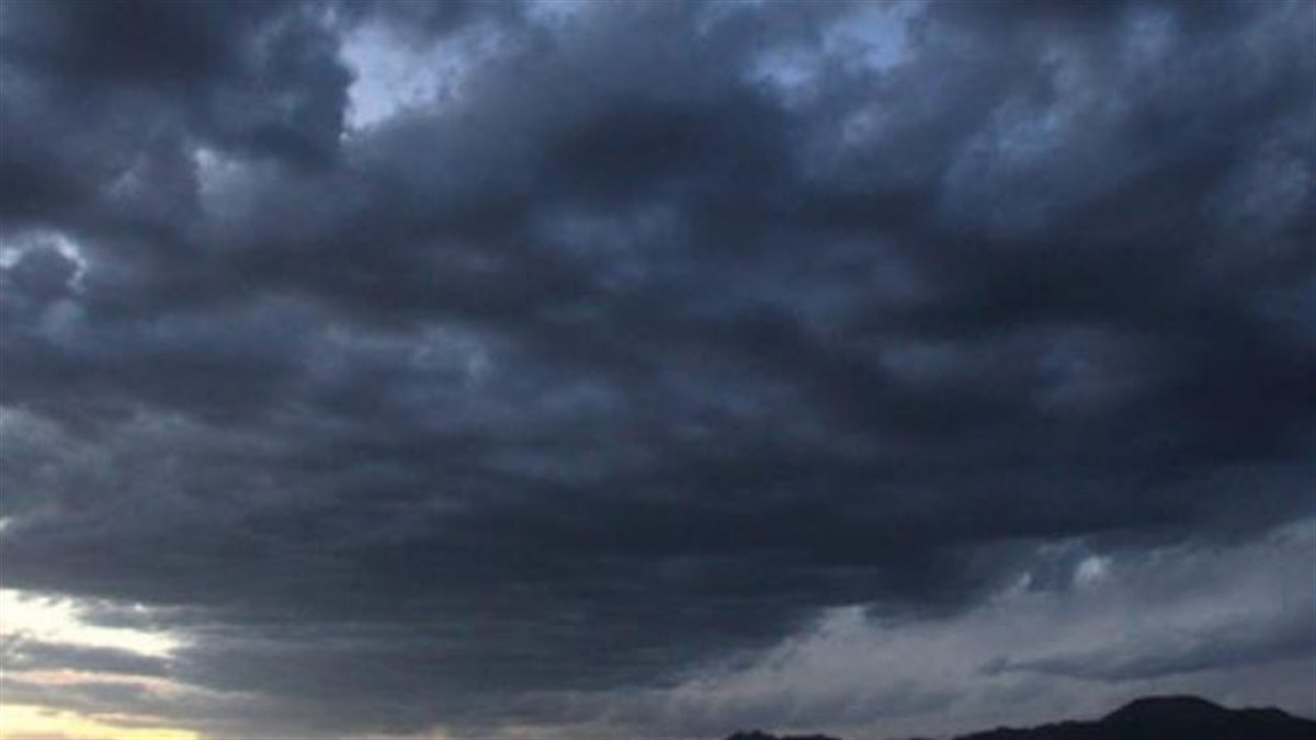 تحذيرات من اشتداد الحالة الجوية.. سحب كثيفة وأمطار متفرقة تمتد إلى القاهرة