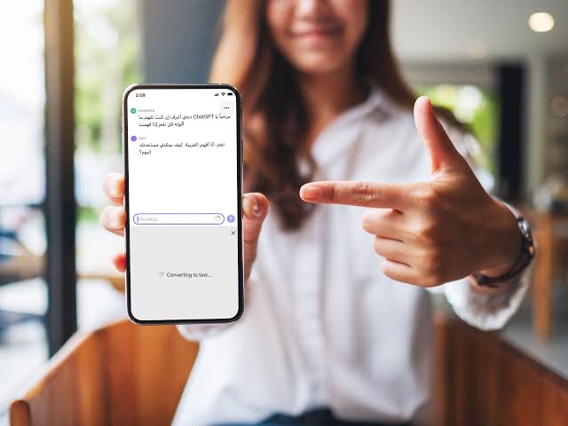 شات جي بي تي و الايفون