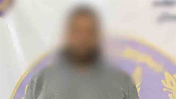 فيديو صادم بالشرقية.. ضبط شخص انتحل صفة مدرس واعتدى على طلاب داخل مدرسة