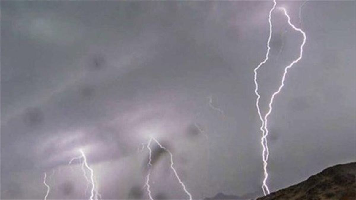 أمطار رعدية على هذه المناطق.. وتحذيرات من السيول بشأن طقس الساعات المقبلة