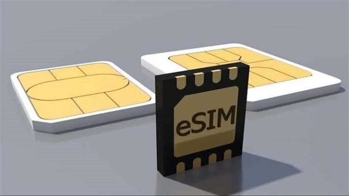 شريحة eSIM تُغير طريقة اتصالنا بالسفر.. كيف تستعد للانتشار العالمي؟