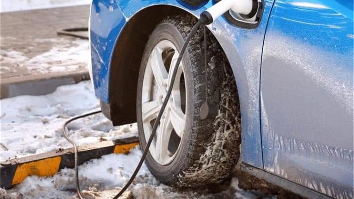 شواحن كهربائية فائقة التحمل.. الحل الأمثل لانتشار المركبات الكهربائية في المناطق الصحراوية