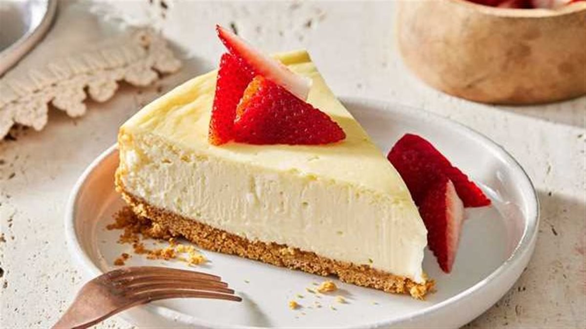 طريقة تحضير التشيز كيك اللذيذ في المنزل بخطوات سهلة