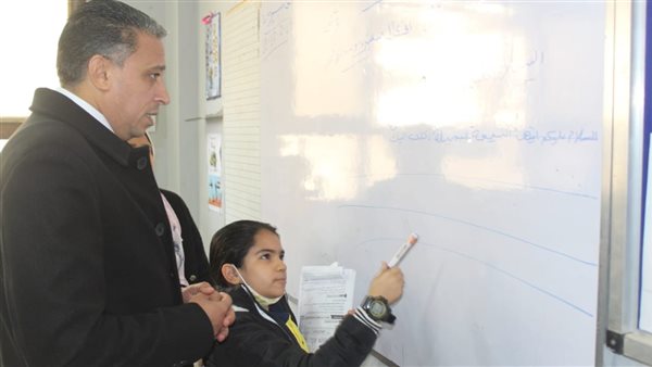 وكيل تعليم الجيزة يفاجئ عدد من المدارس بزيارة ميدانية ويشيد بمستوى الأداء