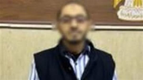 كواليس تعدي مدرس على طالبة في القاهرة.. ماذا قال المعلم؟