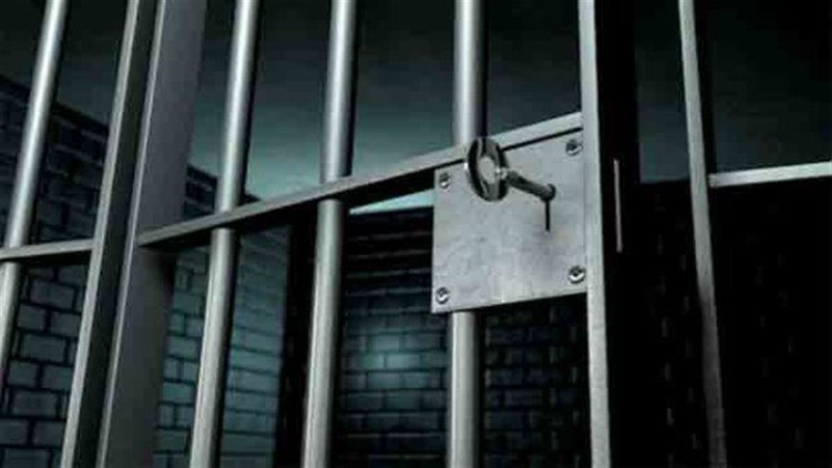 الحبس سنة عقوبة الدخول بدون وجه حق على موقع محظور