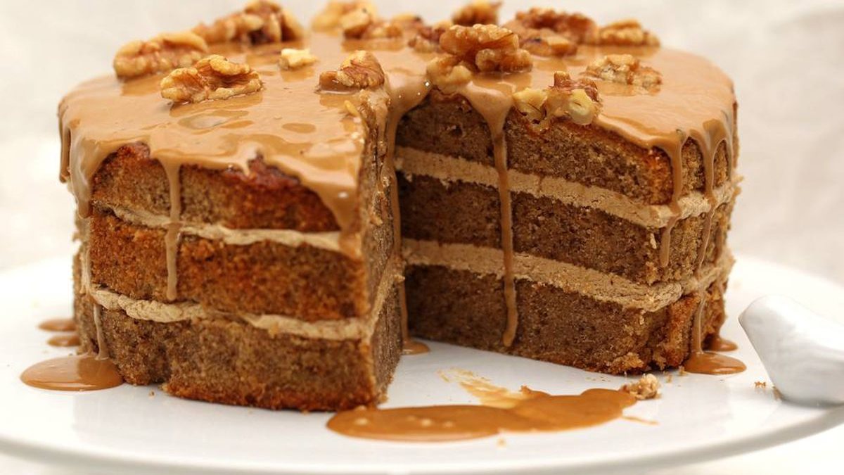 بمكونات بسيطة.. اتعلمي طريقة تحضير كيك الجوز و القهوة الشتوي اللذيذ