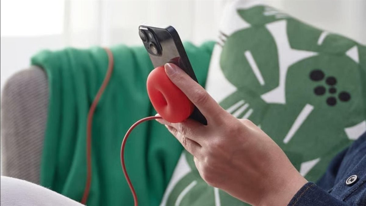 أغرب من الخيال.. شاحن لاسلكي على شكل دوناتس