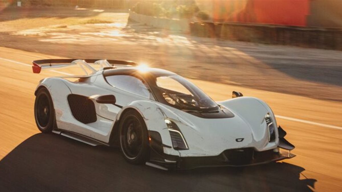 Czinger 21C تحطم الرقم القياسي لأسرع لفة على حلبة لاغونا سيكا