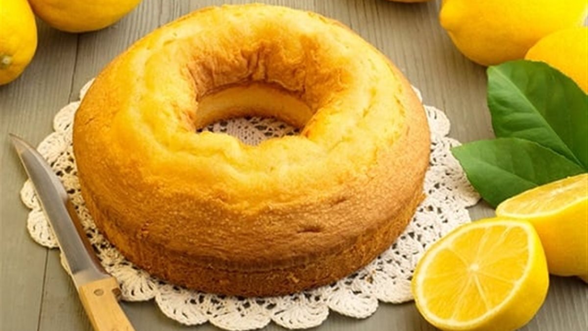 شهية وخفيفة.. مكونات وطريقة تحضير كيك الليمون في المنزل