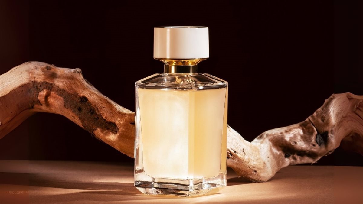 دور العلاج بالعطور في تعزيز الإنتاجية داخل بيئة العمل الحديثة