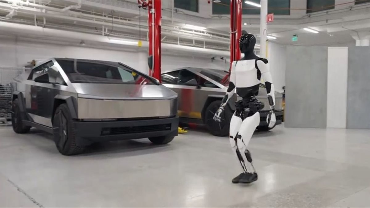 تسلا تكشف عن “أوبتيموس” في برلين.. مستقبل الروبوتات الشبيهة بالبشر
