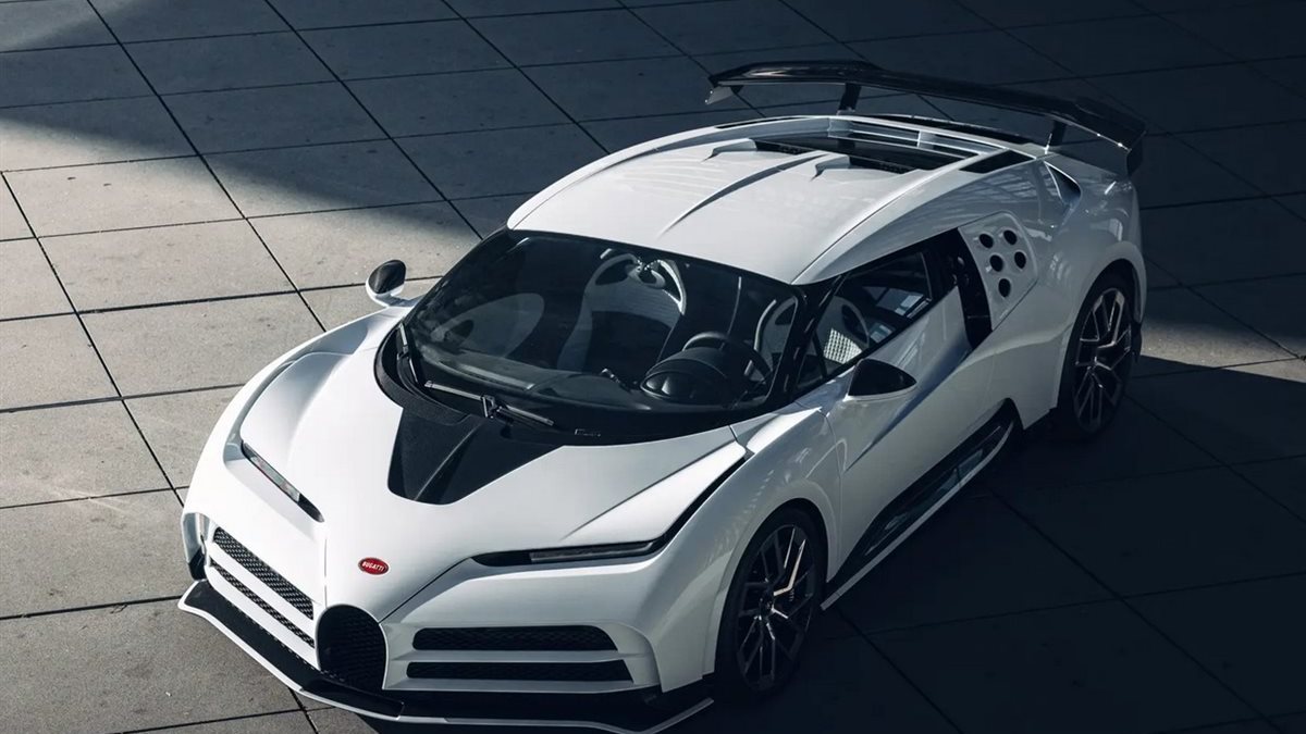 بوغاتي سينتوديتشي 2022 تكرم EB110 الأسطورية بمحرك W16 وتصميم رياضي جريء بالصور