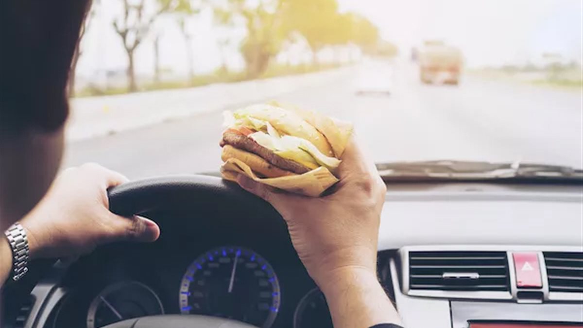 نصائح للقيادة.. الوزن المثالي للسائق وتأثيره على التحكم والتوازن