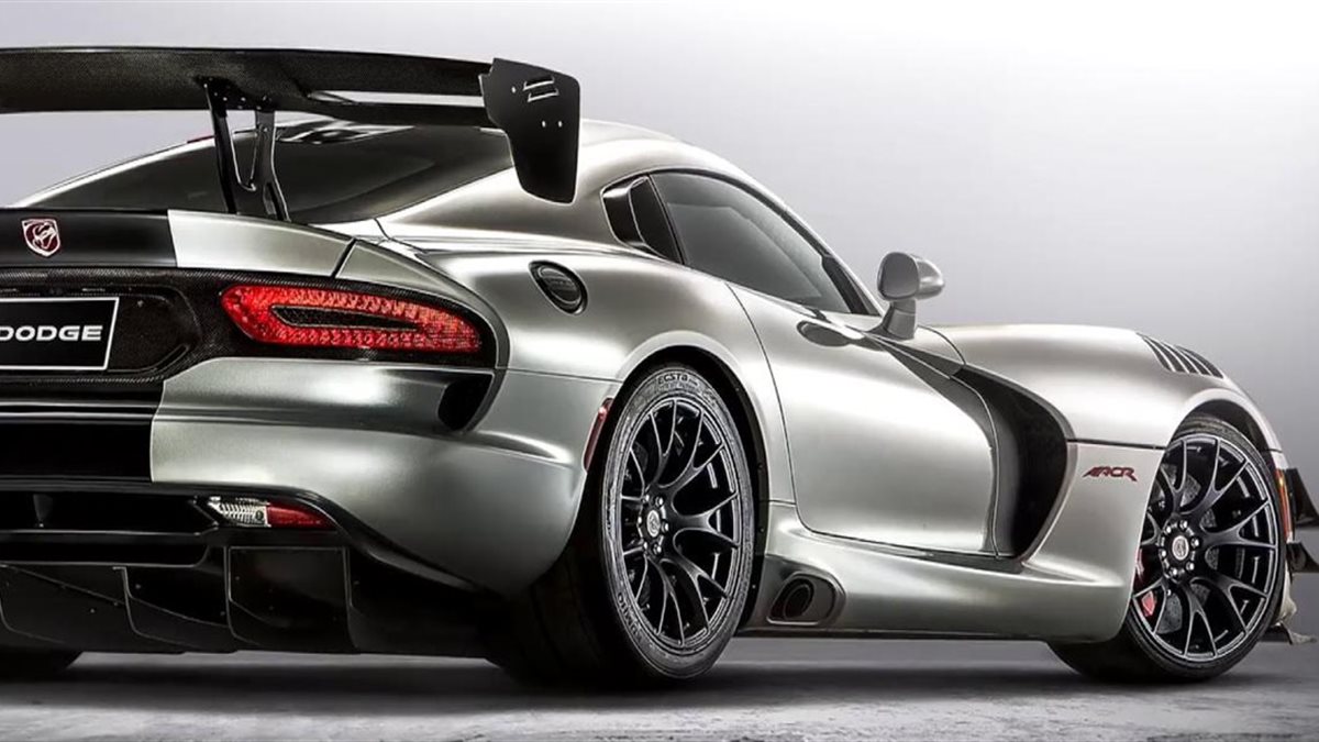 محرك V10 طبيعي السحب.. تعرف على دودج فايبر ACR 2016 المخصصة للحلبات بالصور