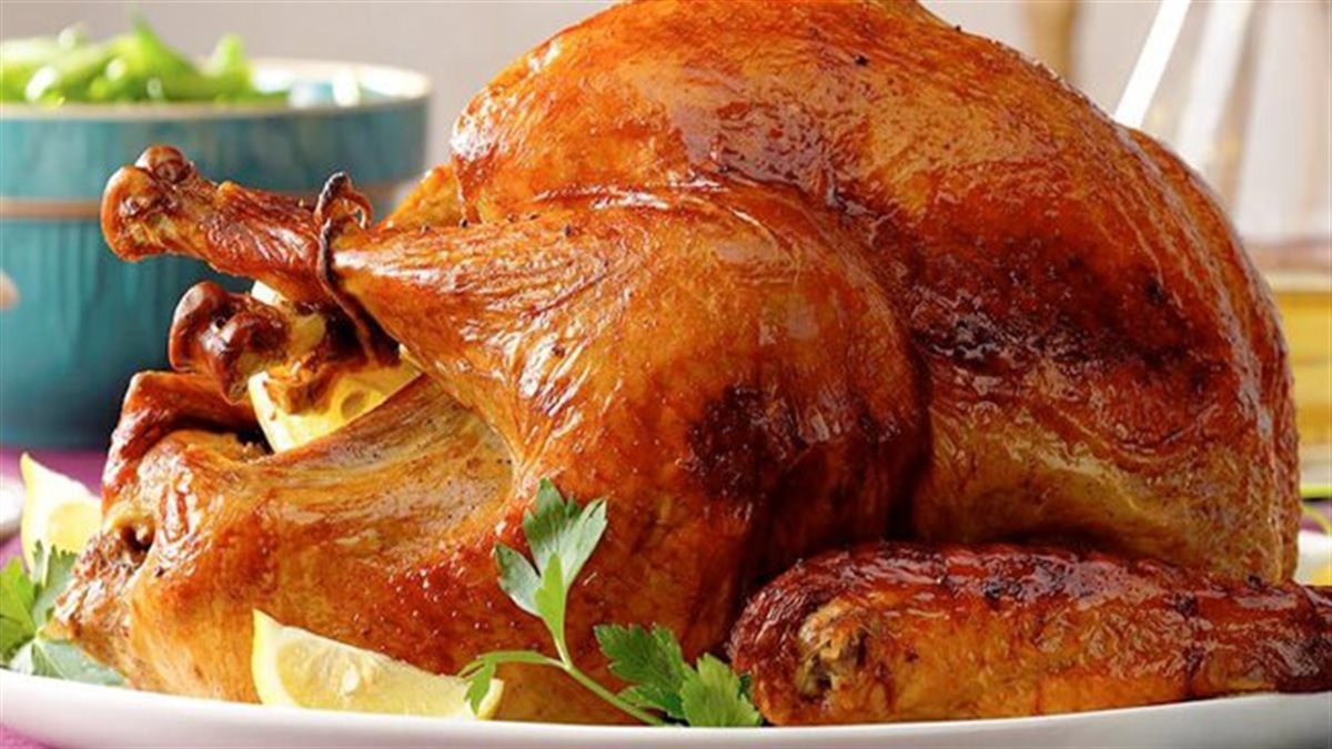 طريقة تحضير الديك الرومي بالبرتقال.. وصفة فاخرة لمائدة رأس السنة