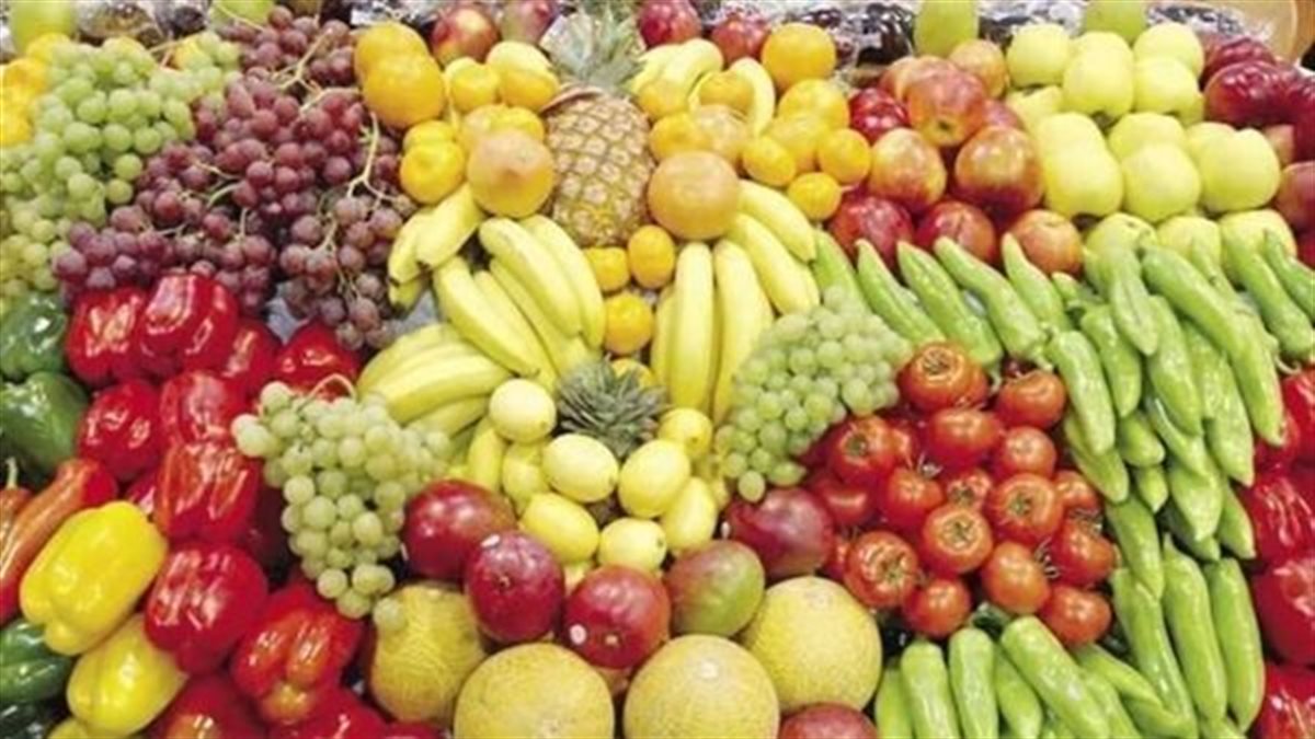فوائد تناول الفاكهة والخضروات يوميًا لصحة الجسم والعقل