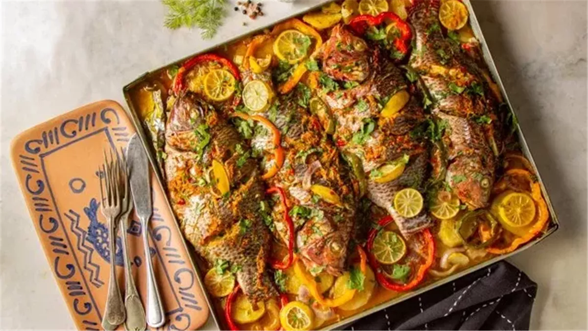 طريقة تحضير صينية سمك بصوص المستردة.. وصفة شهية وسهلة التحضير