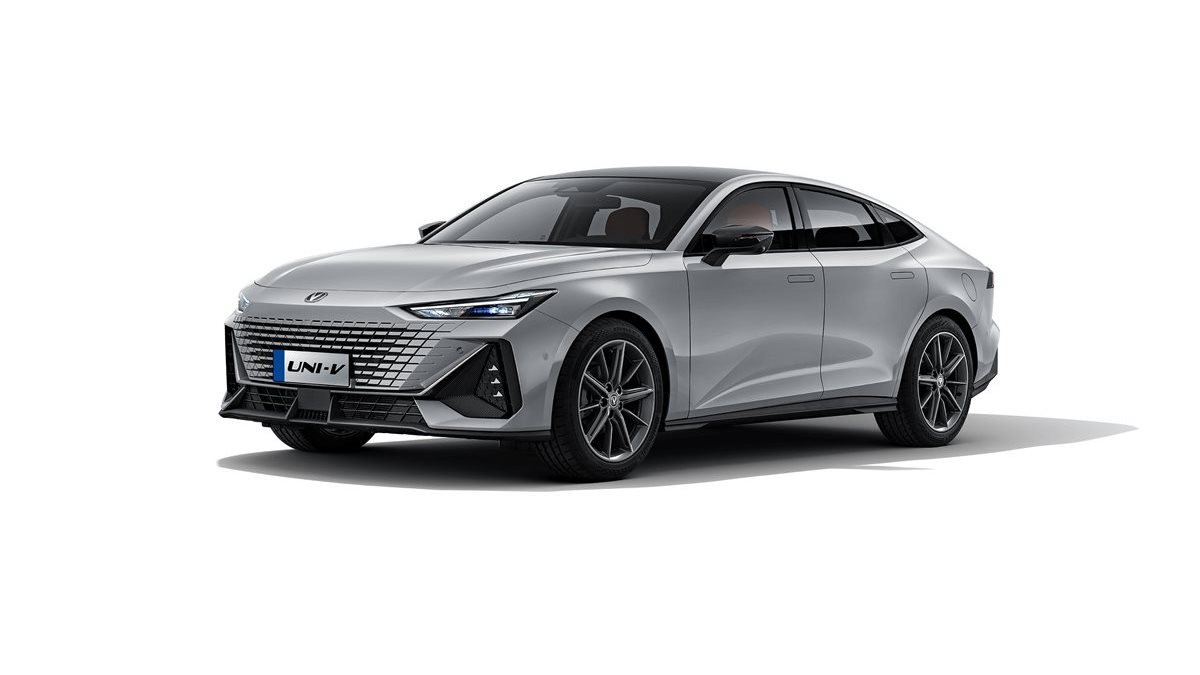 هبوط 100 ألف جنيه في أسعار سيارات «شانجان UNI-V» موديل 2026