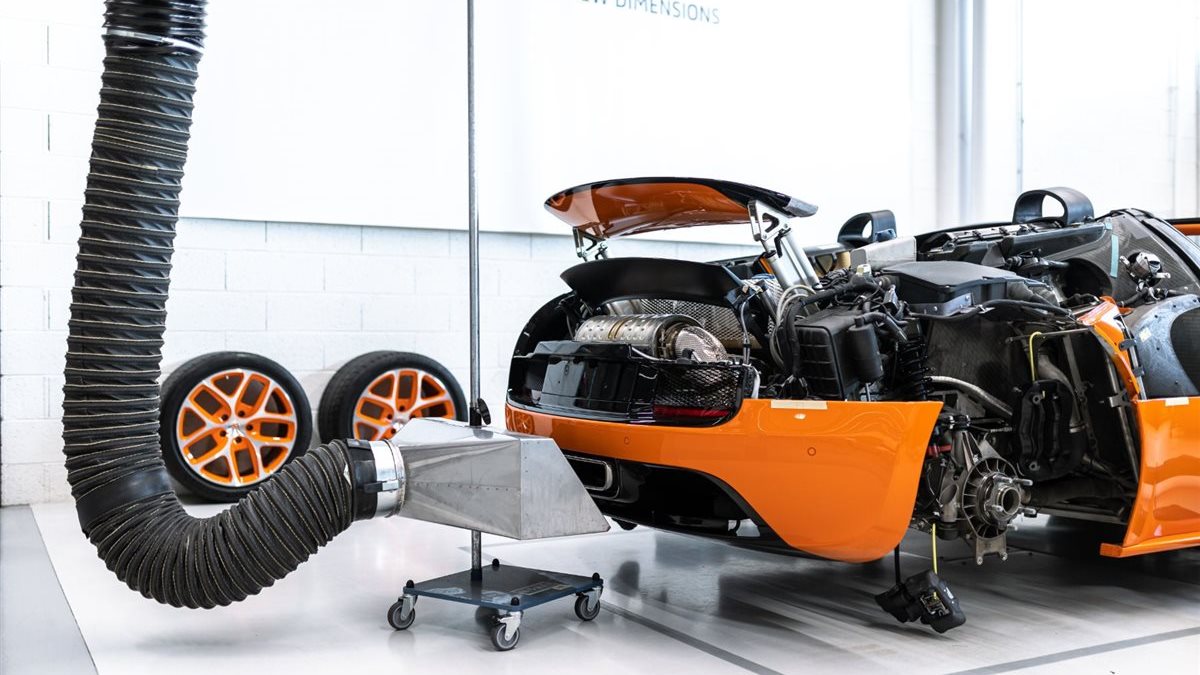 بوجاتي شيرون تتربع على عرش أغلى السيارات بالصيانة السنوية عالميًا