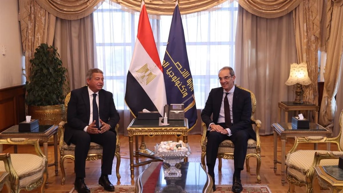 وزير الاتصالات يبحث سبل تطوير بيئة إعلامية رقمية مع «الأعلى لتنظيم الإعلام»