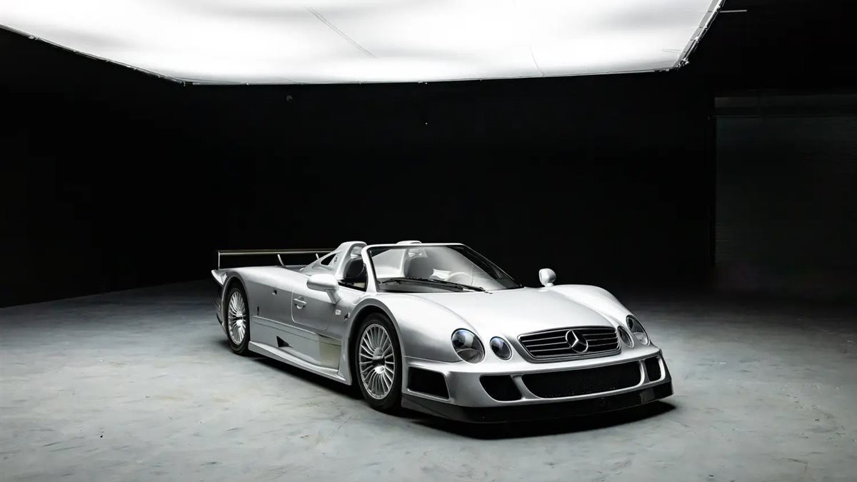 مرسيدس CLK GTR رودستر النادرة تظهر بمتحف بيترسن.. هل تستحق 15 مليون دولار؟