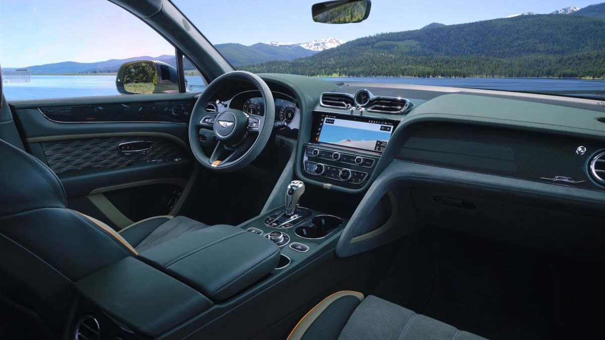 بنتلي بنتايجا سبيد 2025.. الفخامة والسرعة القصوى في سيارة SUV فائقة الأداء