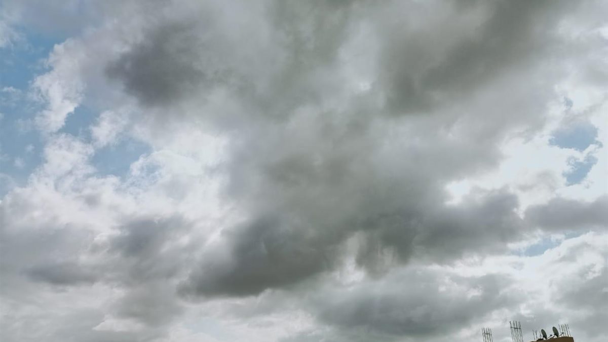 سحب وأمطار.. تعرف على حالة الطقس وأبرز درجات الحرارة اليوم الإثنين