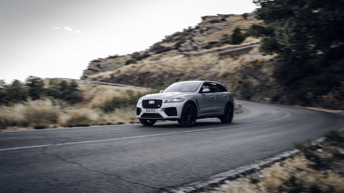 SUV.. فاخرة بأداء رياضي متفوق