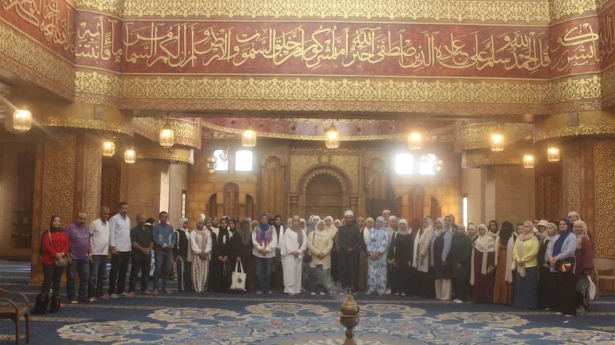 رحلة ثقافية وروحانية تجمع الفتيات بين تاريخ السمائيين وجمال مسجد الصحابة