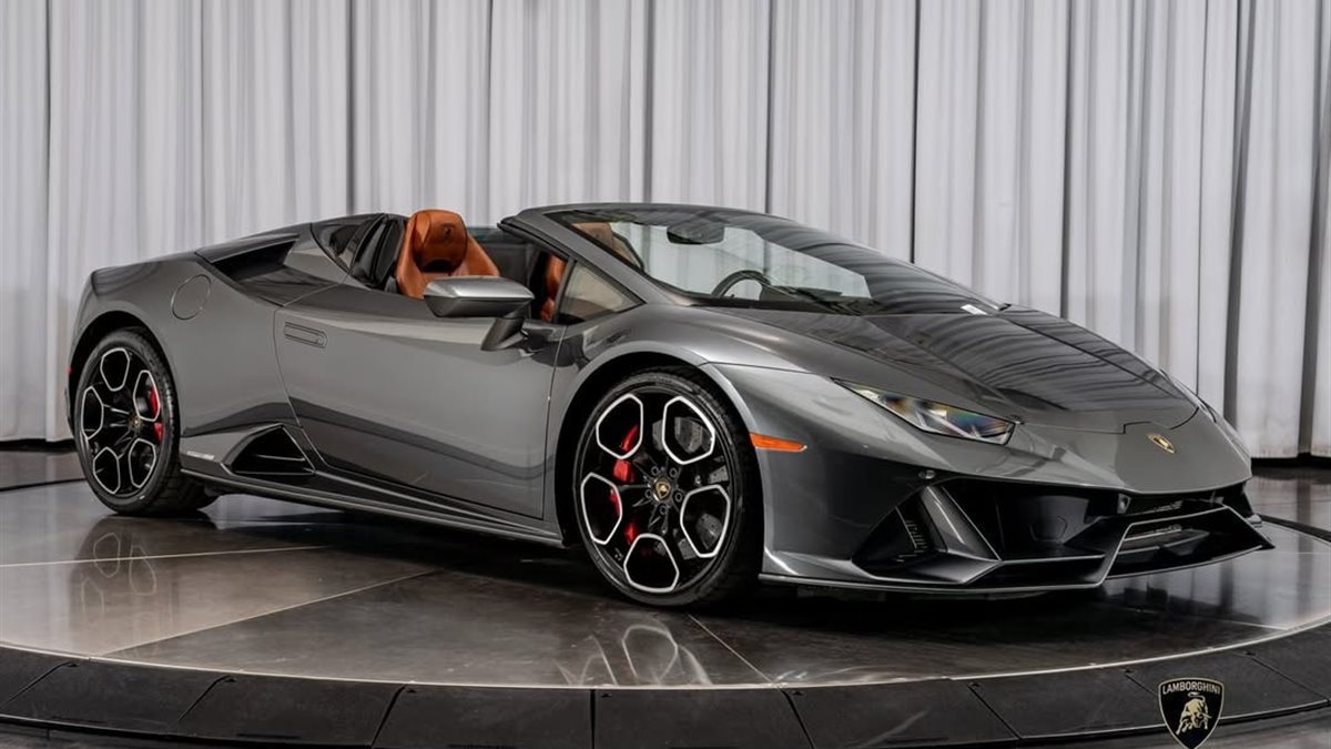 لامبورجيني هوراكان.. سيارة رياضية إيطالية تجمع بين القوة والفخامة (صور)