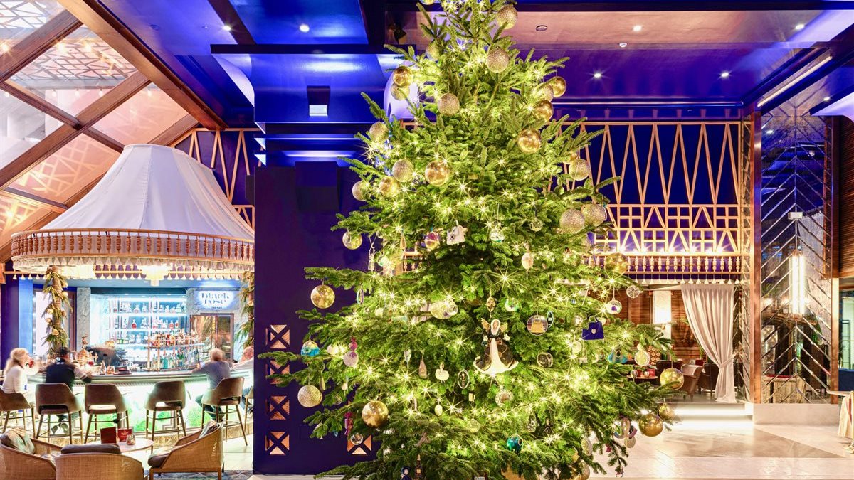 من زينة إلى تحف بملايين الدولارات.. تعرف على أغلى أشجار الكريسماس