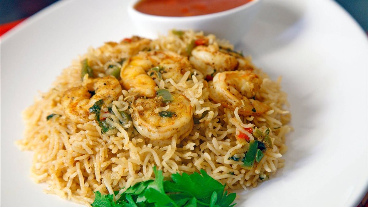 طريقة تحضير كبسة الجمبري.. نكهة بحرية بطابع خليجي أصيل