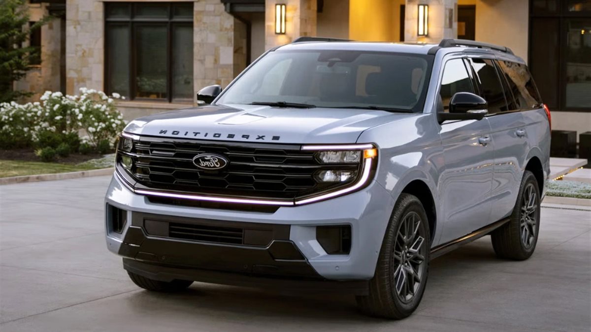 «فورد» تكشف عن إكسبيديشن 2025 بتحديثات شاملة في التصميم والأداء