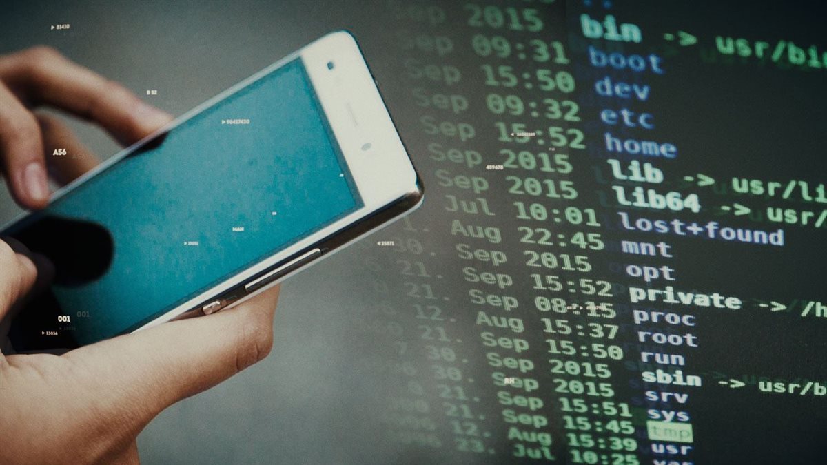 الميكرفون والكاميرا.. خطوات حماية هاتفك من التجسس