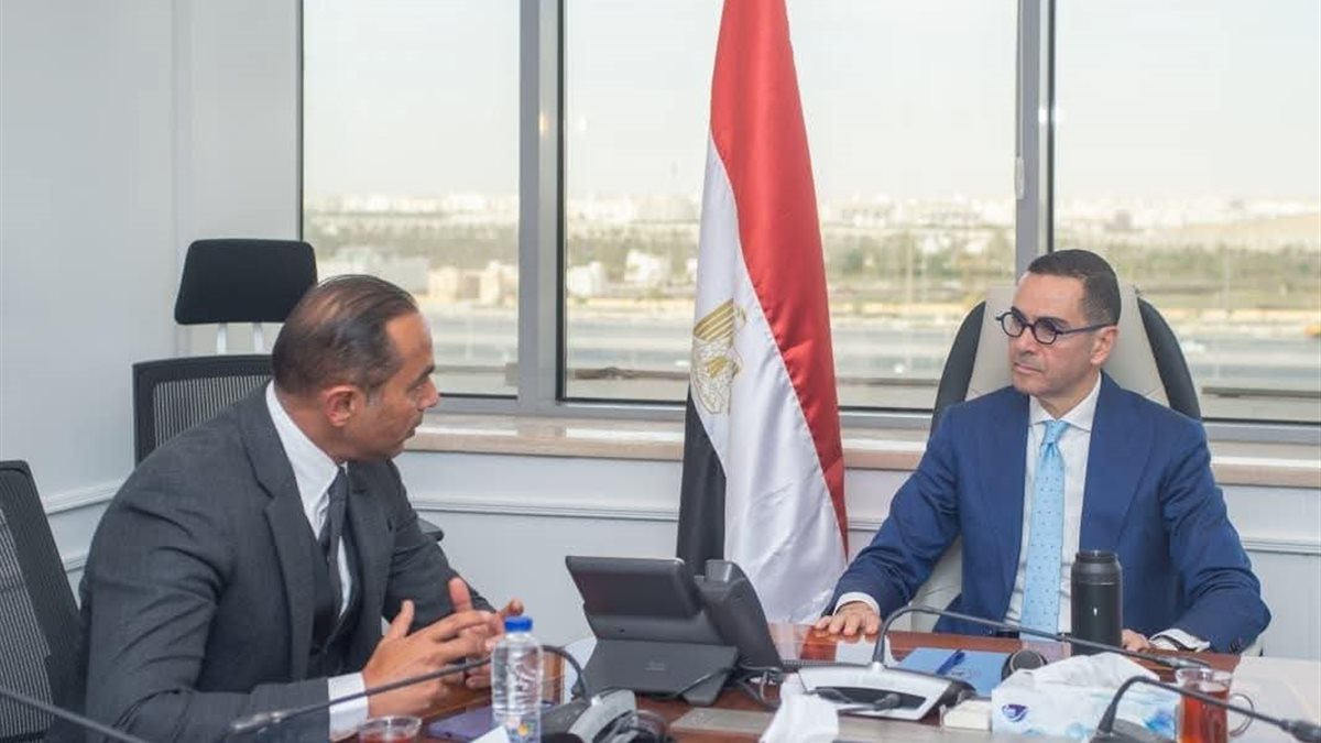 وزير الاستثمار يبحث مع مجموعة “أبو غالي موتورز” خطط توطين صناعة الدراجات النارية في مصر