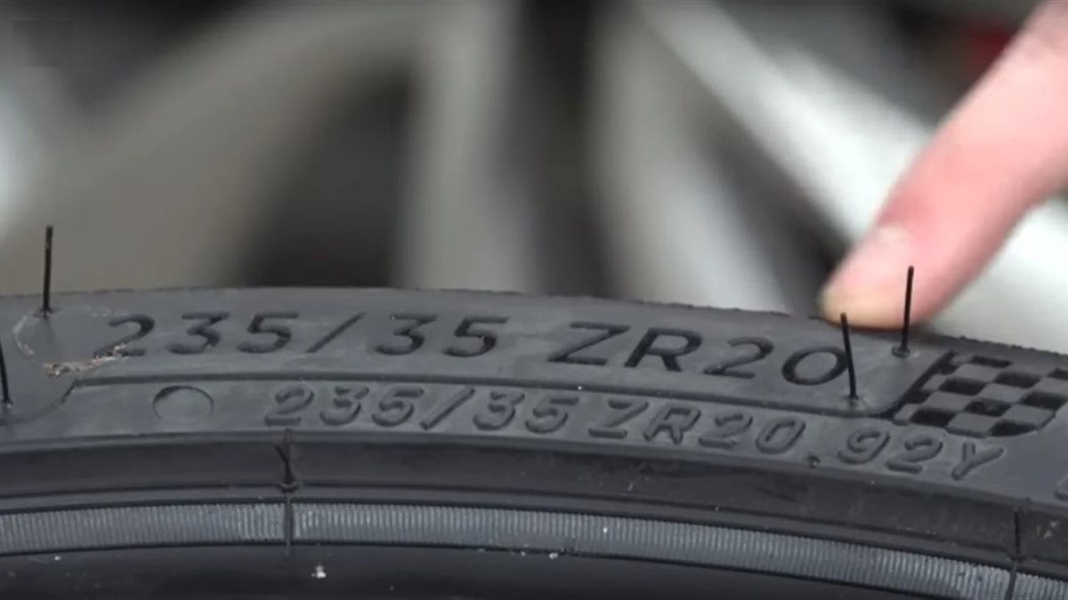 حروف الإطار (الكوتش) على جانب السيارة.. دليلك الكامل لفهم المقاس والسرعة والحمولة