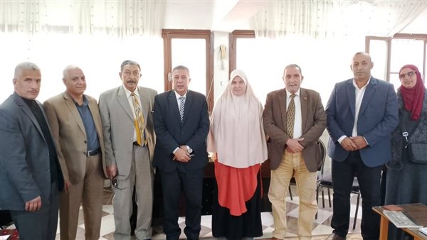 ضربت المعلمة.. فصل طالبة ثانوي بالبحيرة عام دراسي كامل