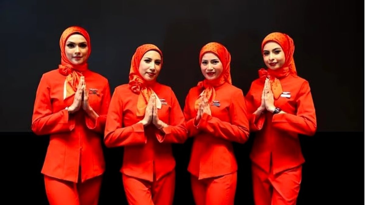 شركة طيران كبرى تعتمد زيًا جديدًا يسمح لطواقم الضيافة بارتداء الحجاب