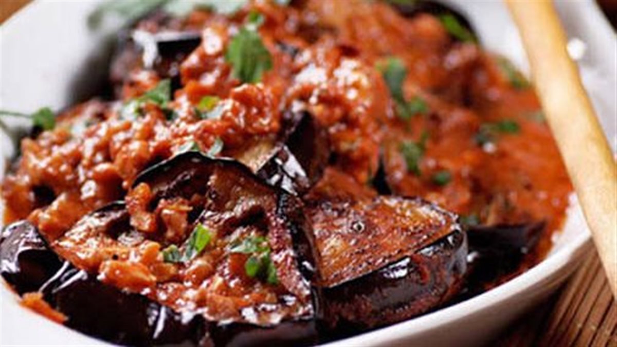 بطعم لذيذ.. طريقة عمل المسقعة في البيت