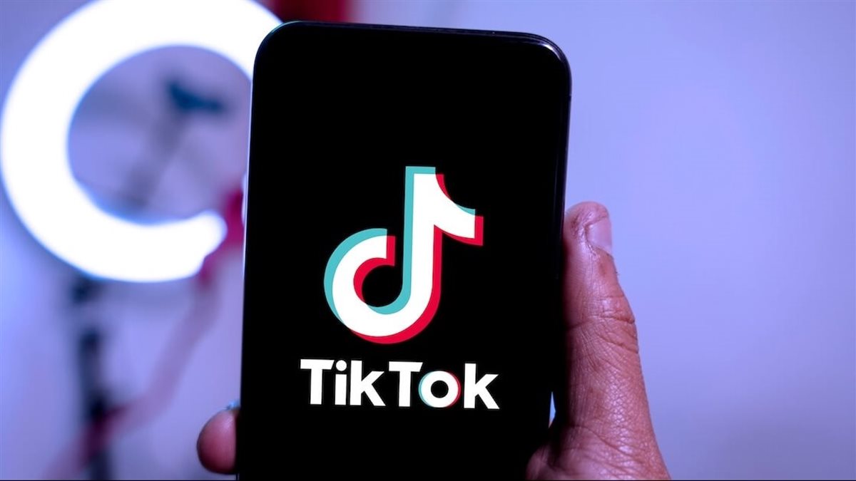 تيك توك تُسلح صناع المحتوى بـ”جيش AI” لزيادة أرباح بودكاست إلى 90%