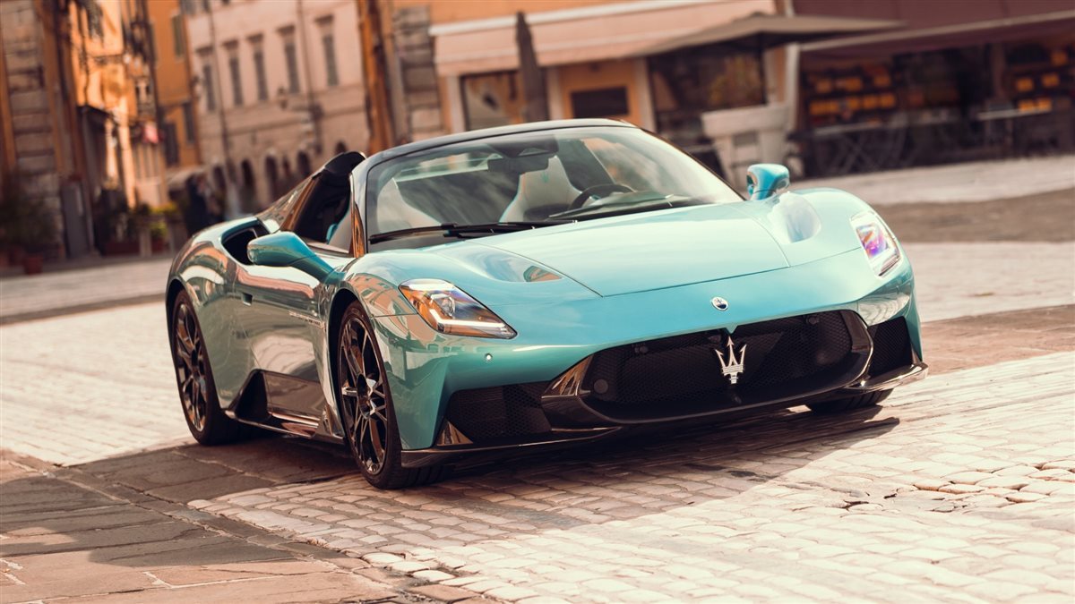 مازيراتي ماكبورا 2026.. الأداء الإيطالي يلتقي بالأناقة والابتكار اللوني (صور)