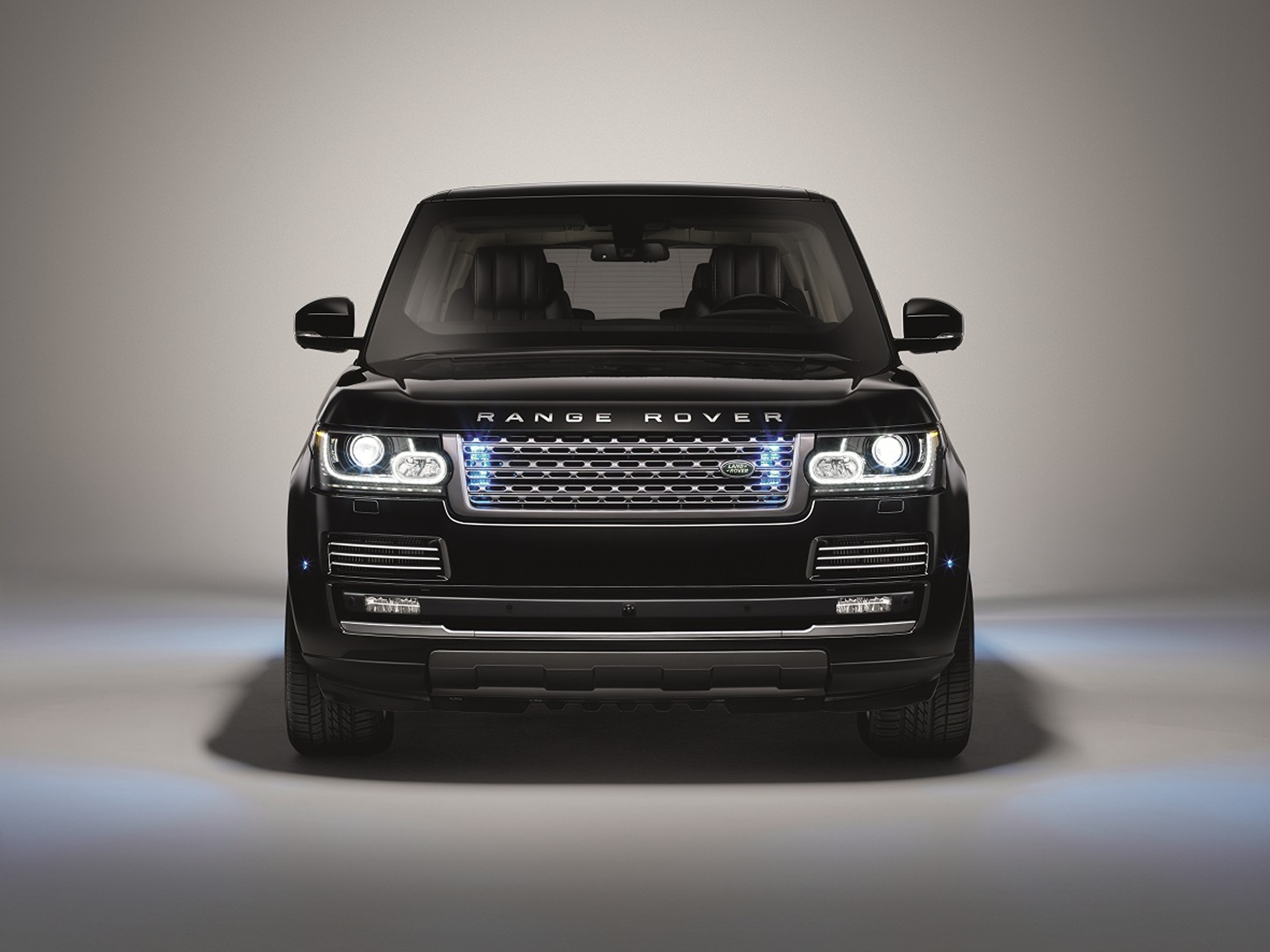 RANGE ROVER SENTINEL - LUXURY, CAPABILITY & IMPREGNABILITY | Land Rover  Media Newsroom