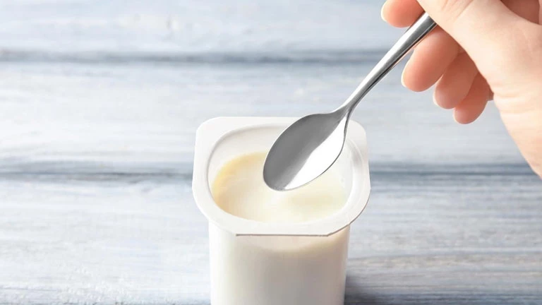 سر الشعور بالشبع في رمضان.. فوائد لا تعرفها عن كوب الزبادي في السحور