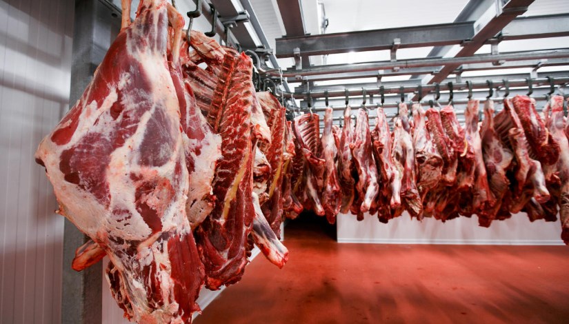 أسعار اللحوم اليوم في أول أيام رمضان بالأسواق والمنافذ الحكومية