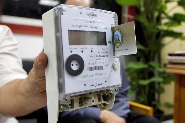 الكهرباء تحذر أصحاب عدادات «أبو كارت»: تفتيش مفاجئ وغرامات لمن يشحن بهذا المبلغ