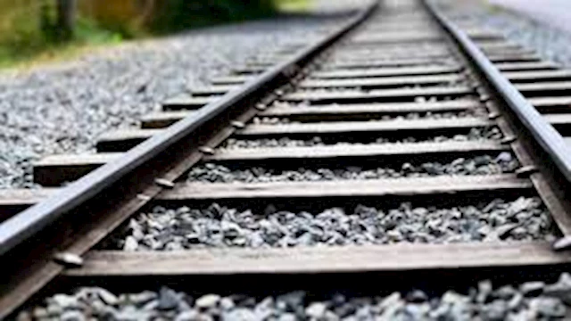 سؤال حير الملايين.. ما هو السرّ وراء وضع حصى أسفل مسارات السكك الحديدية؟ أخيرا عرفنا