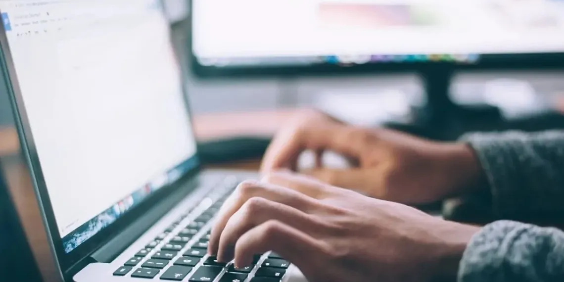 في دقائق.. كيفية استخراج كعب العمل إلكترونيًا من موقع وزارة العمل